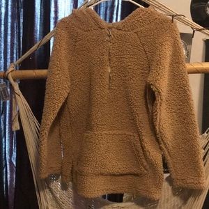 Fluffy comfortable brown sweatshirt !